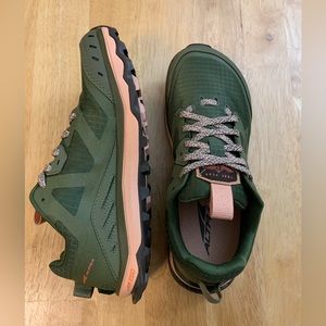 Altra Women’s Lone Peak 6 Trail Runners NWT